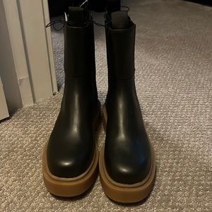 H&M platform chelsea boots size 6